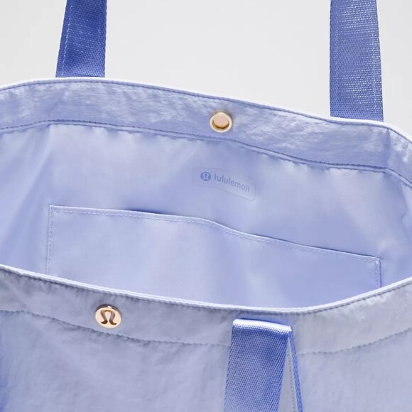Lululemon Daily Multi-Pocket Tote Bag 20L, BNWT - Picture 4 of 5